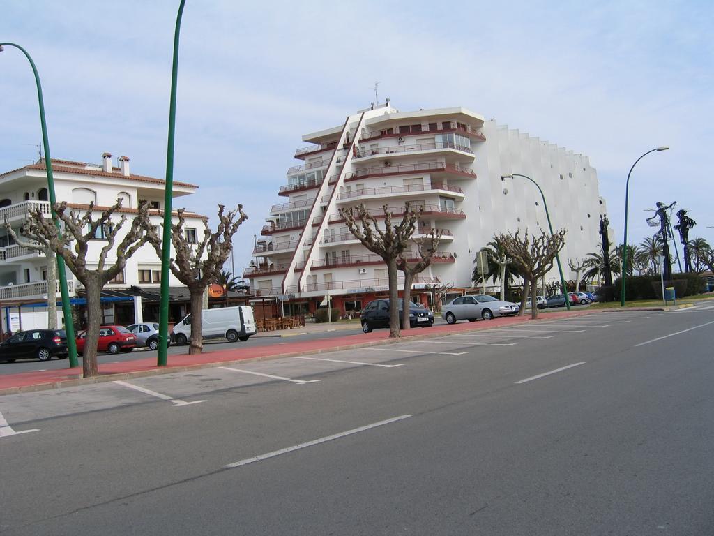 Apartamento Bahia III 艾姆布里亚布拉瓦 外观 照片